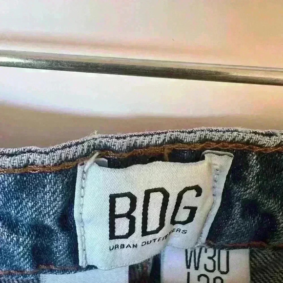 BDG Urban Outfitters Pintuck Mom Jeans - Picture 10 of 11